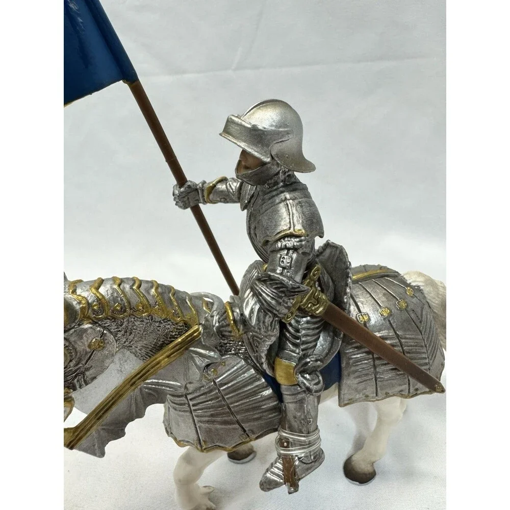 Schleich Knight Flag Bearer On White Horse With Sword 70008 Blue Yellow Flag